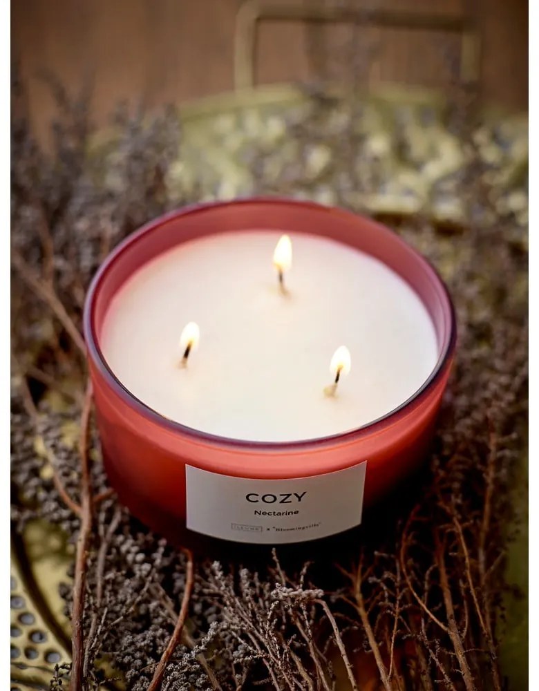 Vonná sviečka doba horenia 25 h Cozy Nectarine – ILLUME x Bloomingville