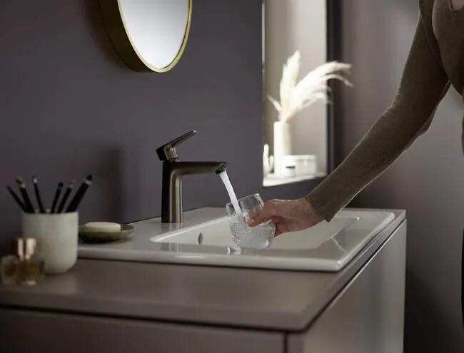 Hansgrohe Talis E, umývadlová batéria 110 s odtokovou súpravou s ťahadlom, kefovaná čierna chrómová, HAN-71710340