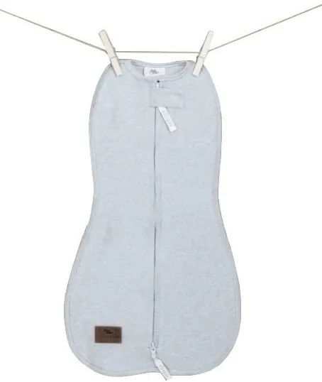 Zavinovačka Sleepee First Step Swaddle s čiapočkou zadarmo svetlosivá