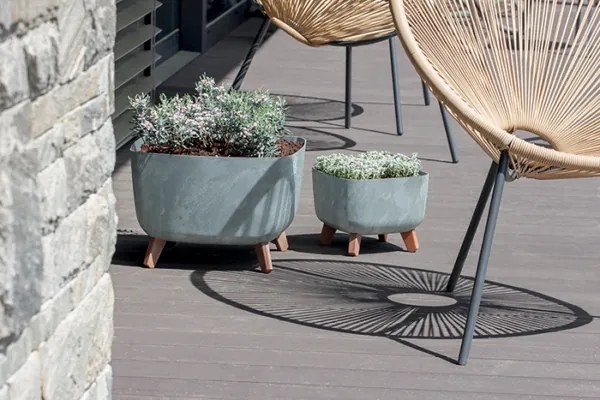 Plastový kvetináč na nožičkách DGQL400 39 cm - antracit