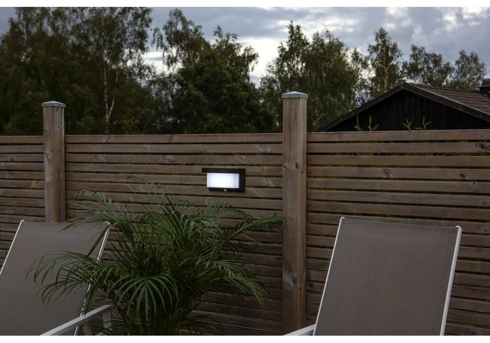 Nástenné solárne LED svietidlo Star Trading Valla, 20 x 12 cm