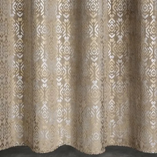 Krásny béžovo zlatý záves na kruhy s lesklým motívom 140 x 250 cm