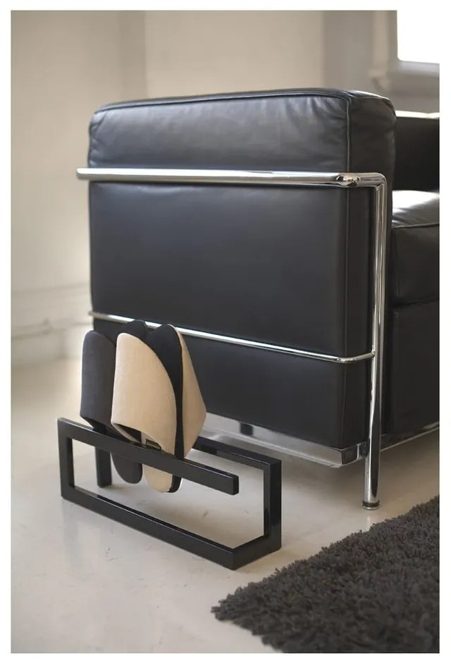 Čierny kovový stojan na prezuvky Line – YAMAZAKI