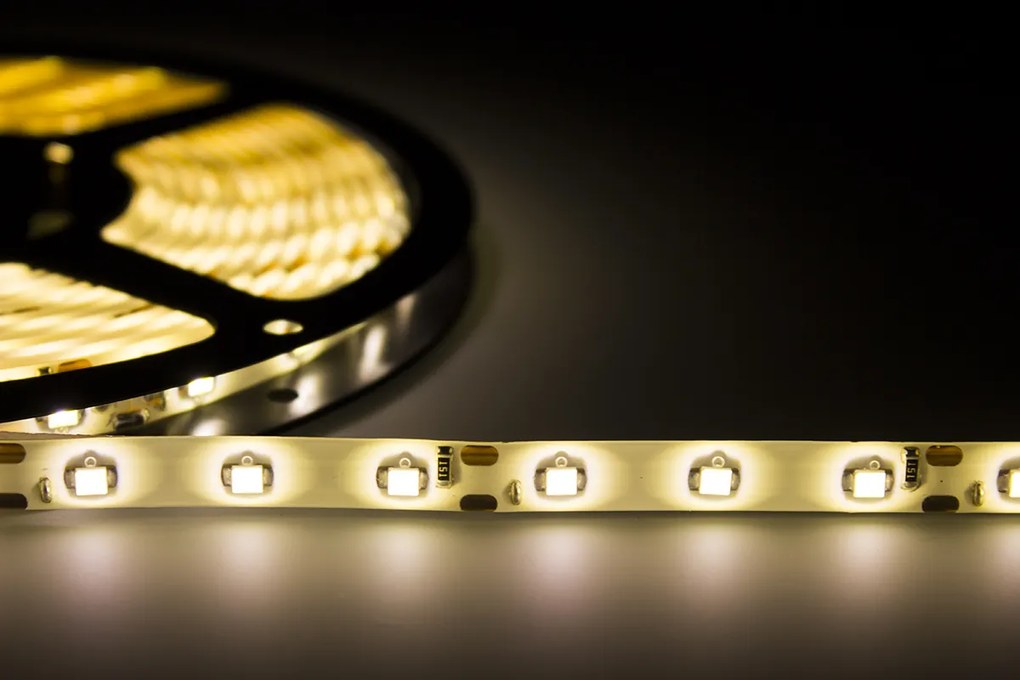 ECOLIGHT LED pásik - SMD 2835 - 5m - 60LED/m - 4,8 W/m - IP65 - teplá biela