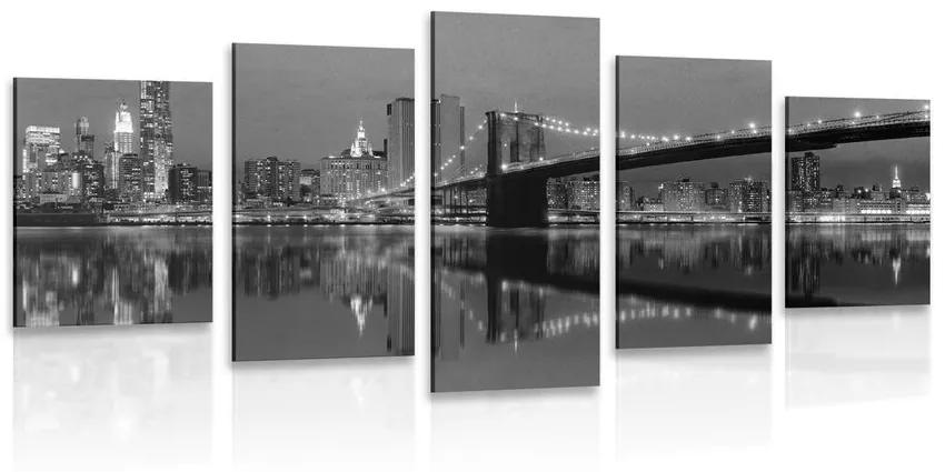 5-dielny obraz odraz Manhattanu vo vode v čiernobielom prevedení Varianta: 100x50