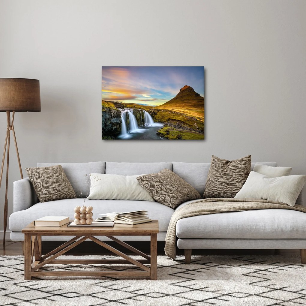 Obraz hory a vodopádov na Islande (70x50 cm)