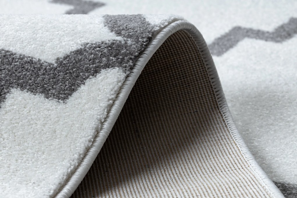 Koberec SKETCH - F343 Marocká mreža, krémovo - sivý