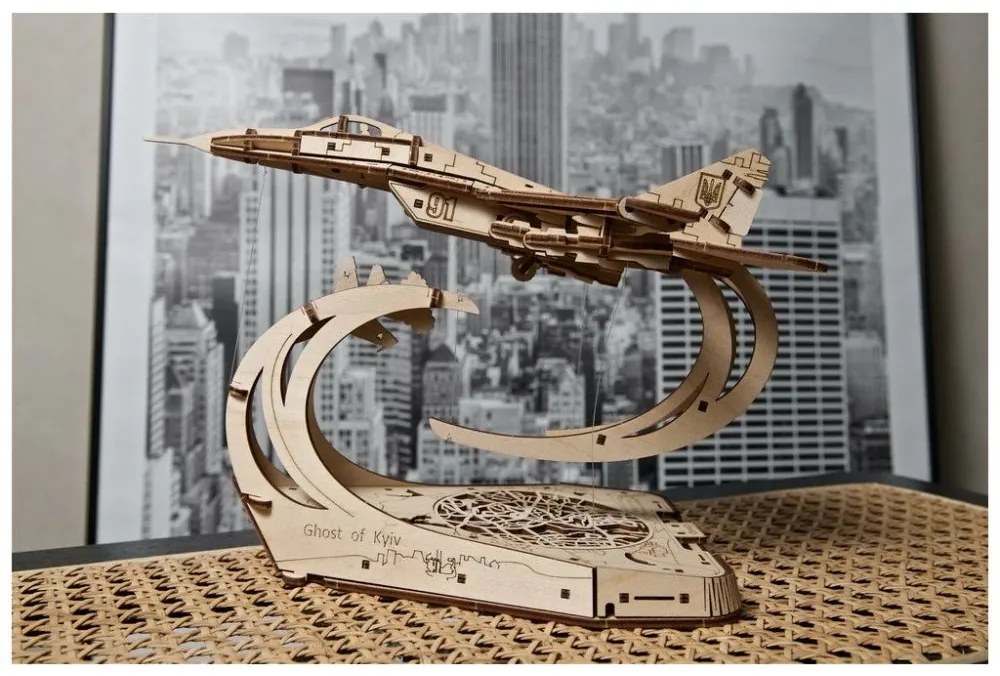 Ugears 3D drevené mechanické puzzle The Ghost of Kyiv