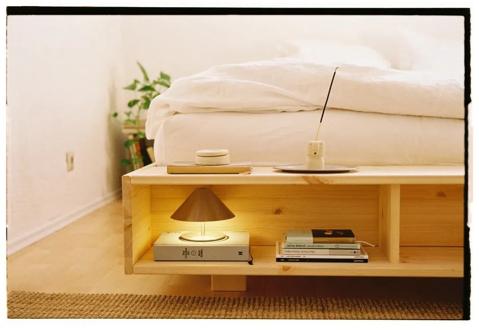 Dvojlôžková posteľ z borovicového dreva s roštom 140x200 cm v prírodnej farbe Merge – Karup Design