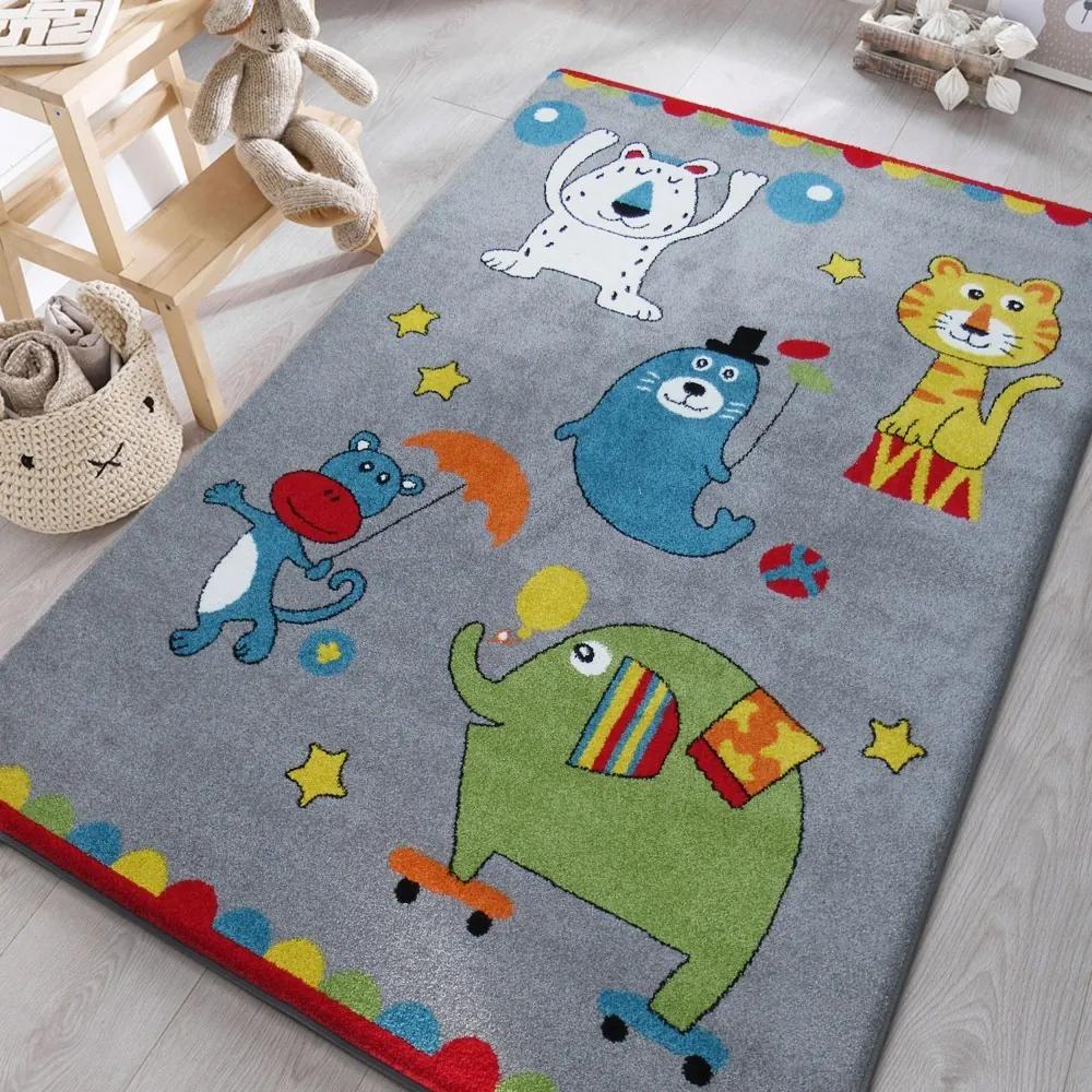Sivý detský koberec s veselými obrázkami