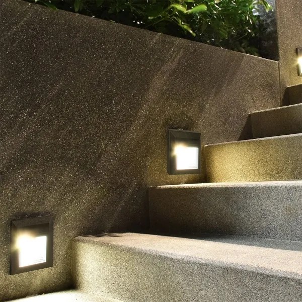 LED Vonkajšie schodiskové svietidlo LED/2W/230V IP65 3000K čierna