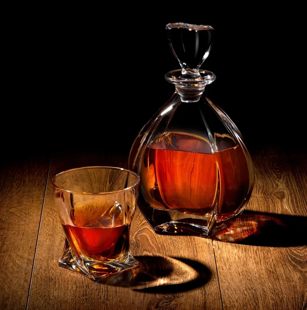 Dekorant Crystalite Bohemia karafa na liehoviny Bucaneer 650 ml