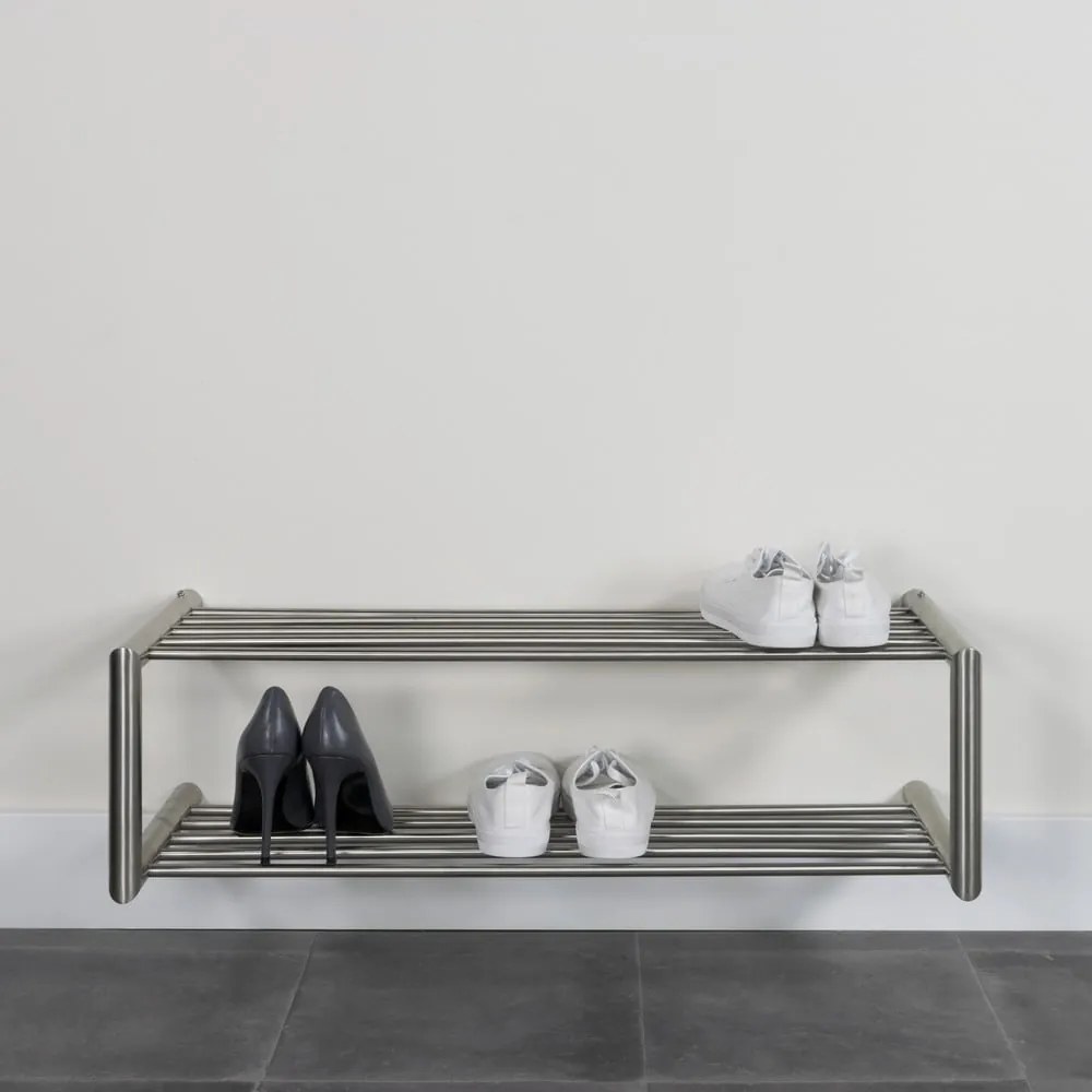 Kovová závesná skrinka na topánky v striebornej farbe 80x23x33,5 cm Soenz – Spinder Design