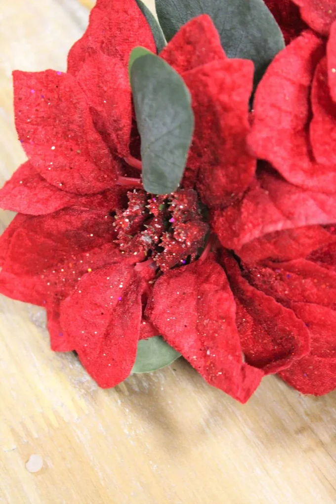 Červený konár poinsettia 45cm