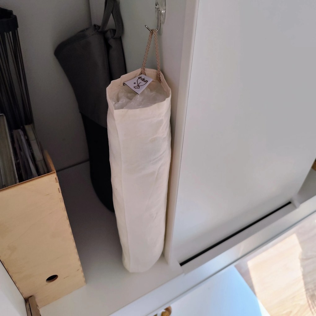 Vrecúško - organizér na plastové vrecká, režné s bodkou