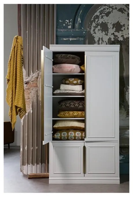 Svetlosivá šatníková skriňa z borovicového dreva 110x215x44 cm Organize – WOOOD