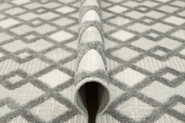 Šnúrkový koberec Stella D418A - Romby Aztec sivý / strieborný
