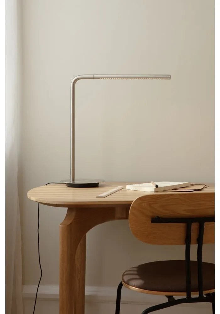 Kovová LED stmievateľná stolová lampa v striebornej farbe (výška 46 cm) Omni Table – UMAGE