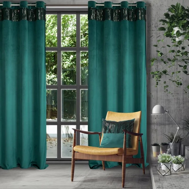 Dekorstudio Luxusný zamatový záves so strapcami v tyrkysovej farbe