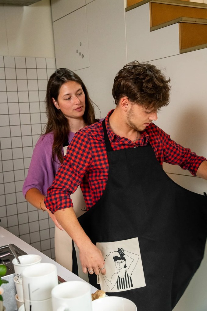helen b Bavlnená zástera Vic and His Bialetti Black