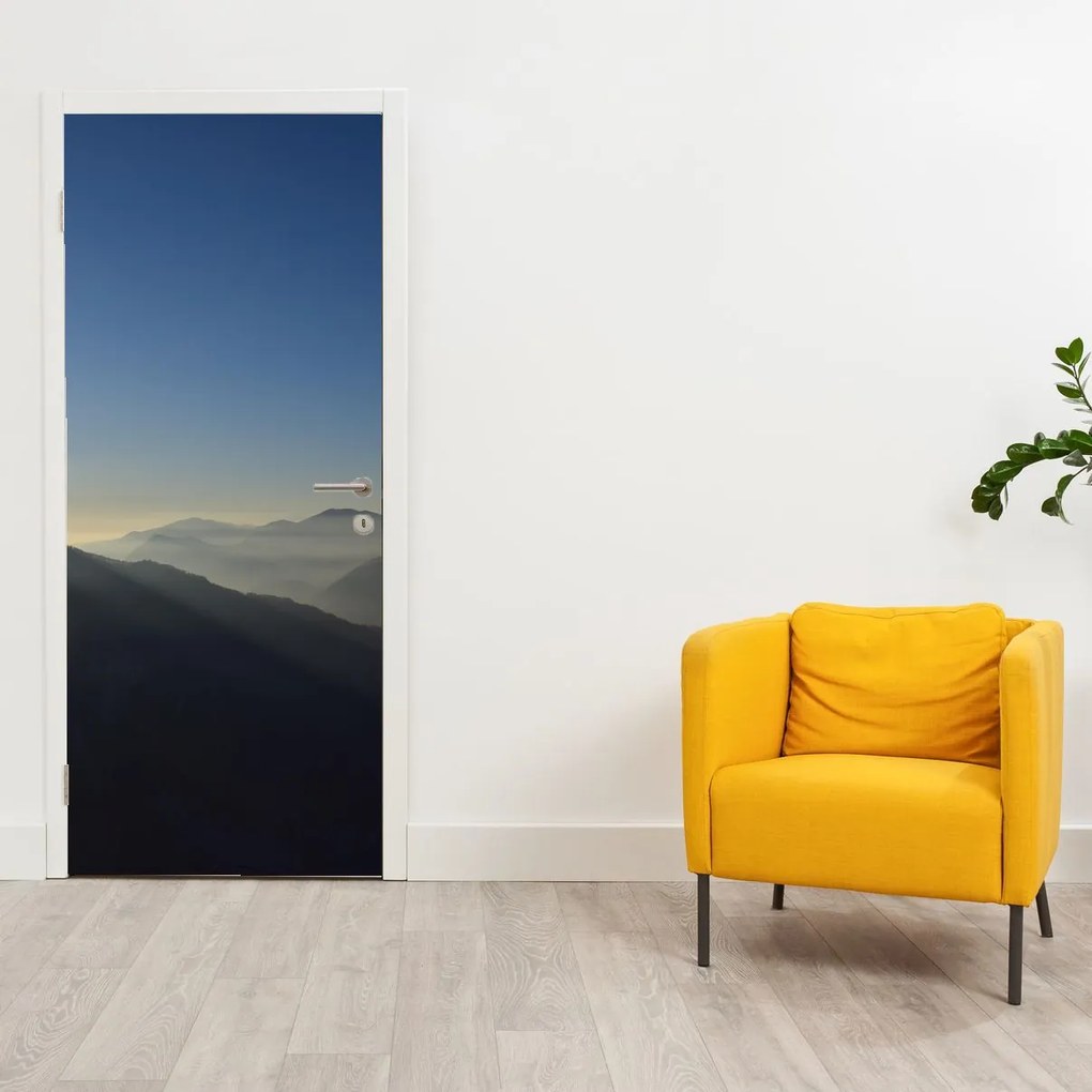 Fototapeta na dvere - Nad vrcholkami hôr (95x205cm)
