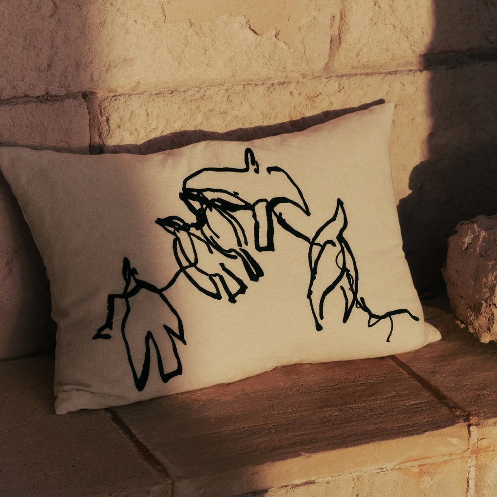 Ferm Living Poťah na vankúš s výšivkou Vuelo Natural 40 × 60 cm