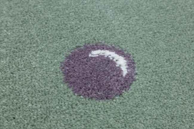 Metrážny koberec Lima C275b zelený / krémový