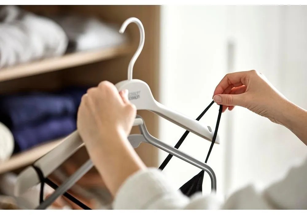 Plastové vešiaky v súprave 2 ks Orderly – Joseph Joseph