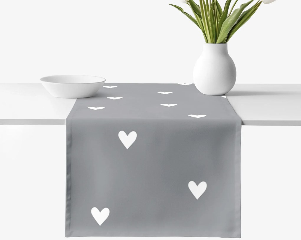 Goldea behúň na stôl 100% bavlnené plátno - srdiečka na sivom 50x120 cm