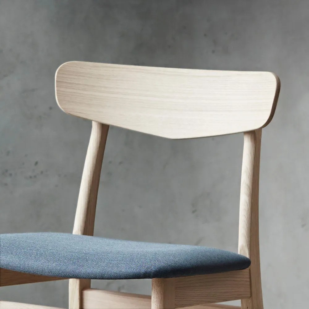 Jedálenská stolička z dubového dreva Findahl by Hammel Mosbol