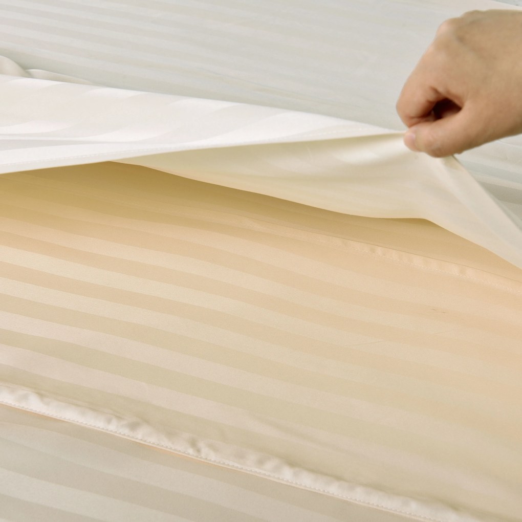 Hotelové obliečky z mikrovlákna JASMINE šampanské - prúžok 2 cm Rozmer obliečok: 70 x 90 cm | 140 x 220 cm