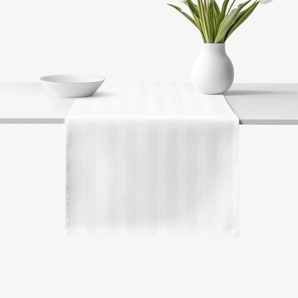 Goldea sviatočný damaškový behúň na stôl - biele saténové prúžky 35x160 cm