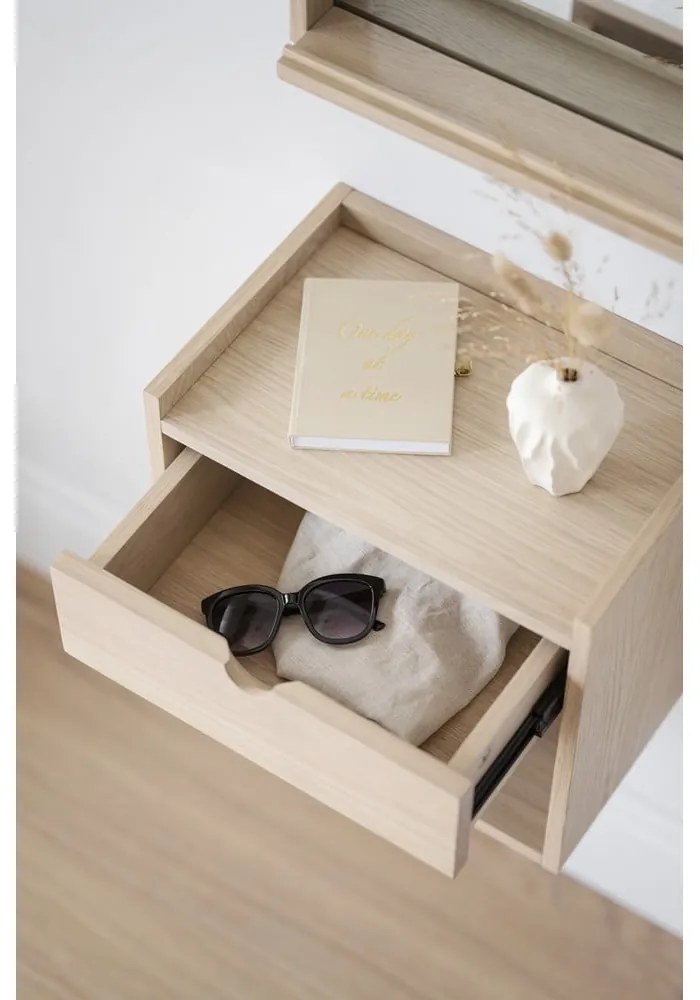 Závesný/s poličkami nočný stolík z dubového dreva v prírodnej farbe Hillmond – Rowico