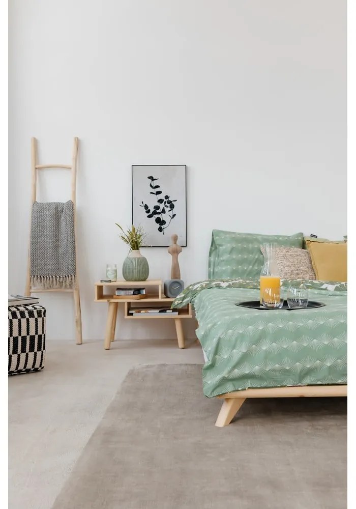 Dvojlôžková posteľ z borovicového dreva s roštom 140x200 cm Senza – Karup Design