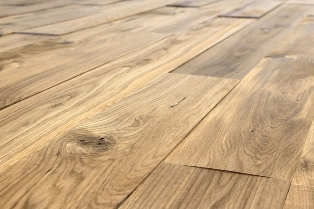 DUB RUSTIKÁLNY 1000 (1000 x 100 mm) - velkoformátový drevený obklad 3D Brúsený - olejovaný