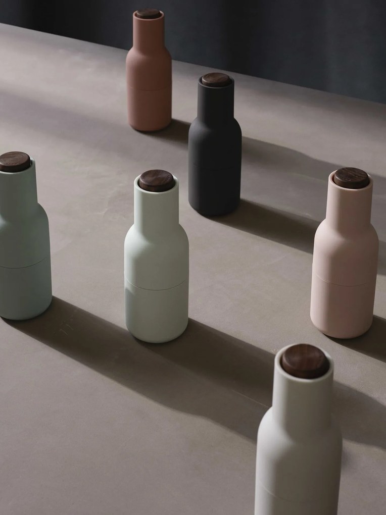 Audo Copenhagen Mlynček na soľ a korenie Bottle Ash/Carbon Walnut – set 2 ks