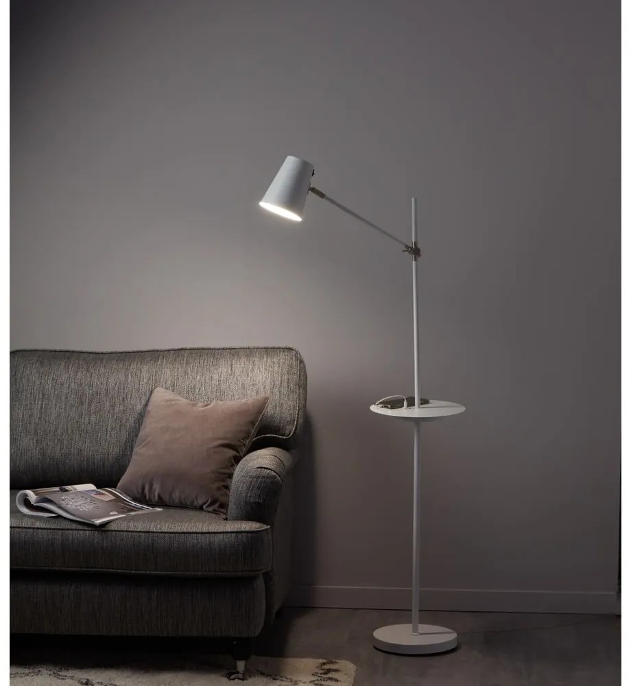 Stojacia lampa s odkladacím priestorom v bielej farbe Markslöjd Linear