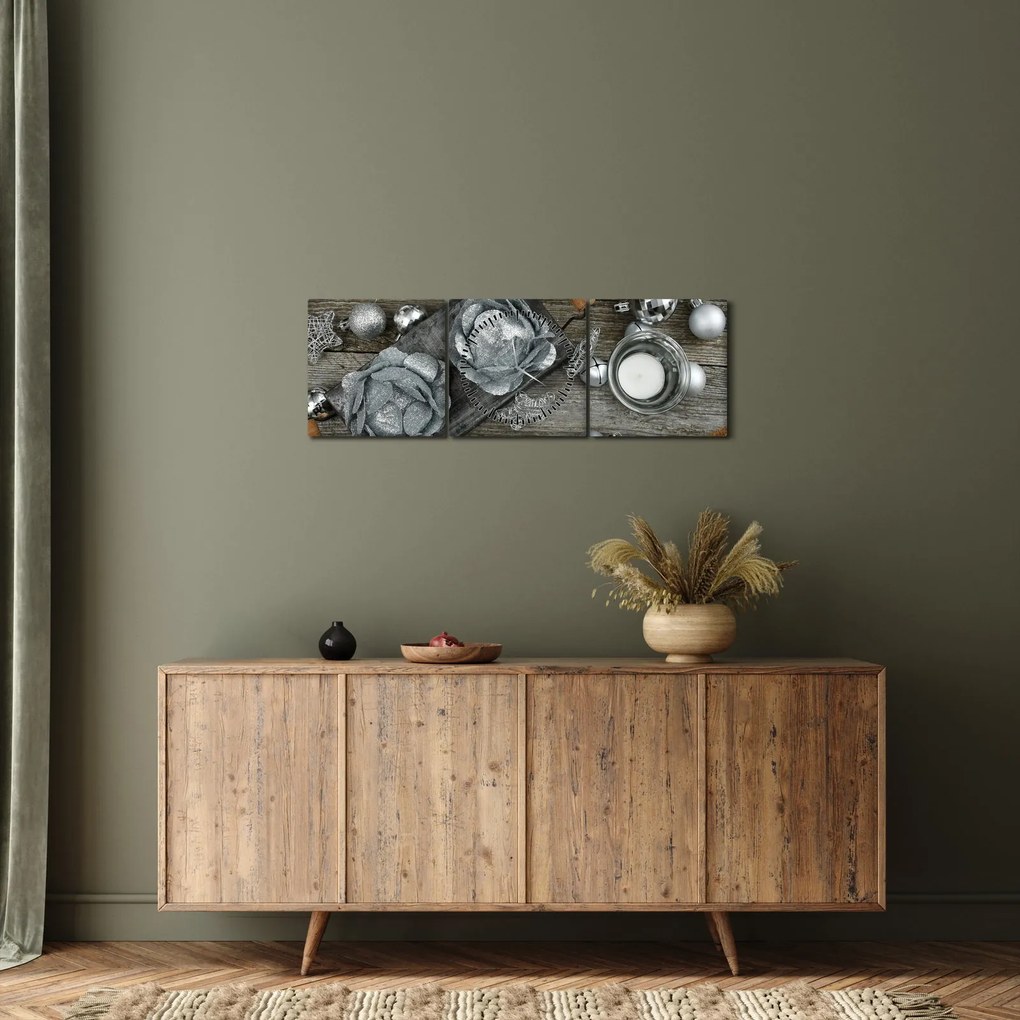 Obraz - strieborné vianočné dekorácie (s hodinami) (90x30 cm)