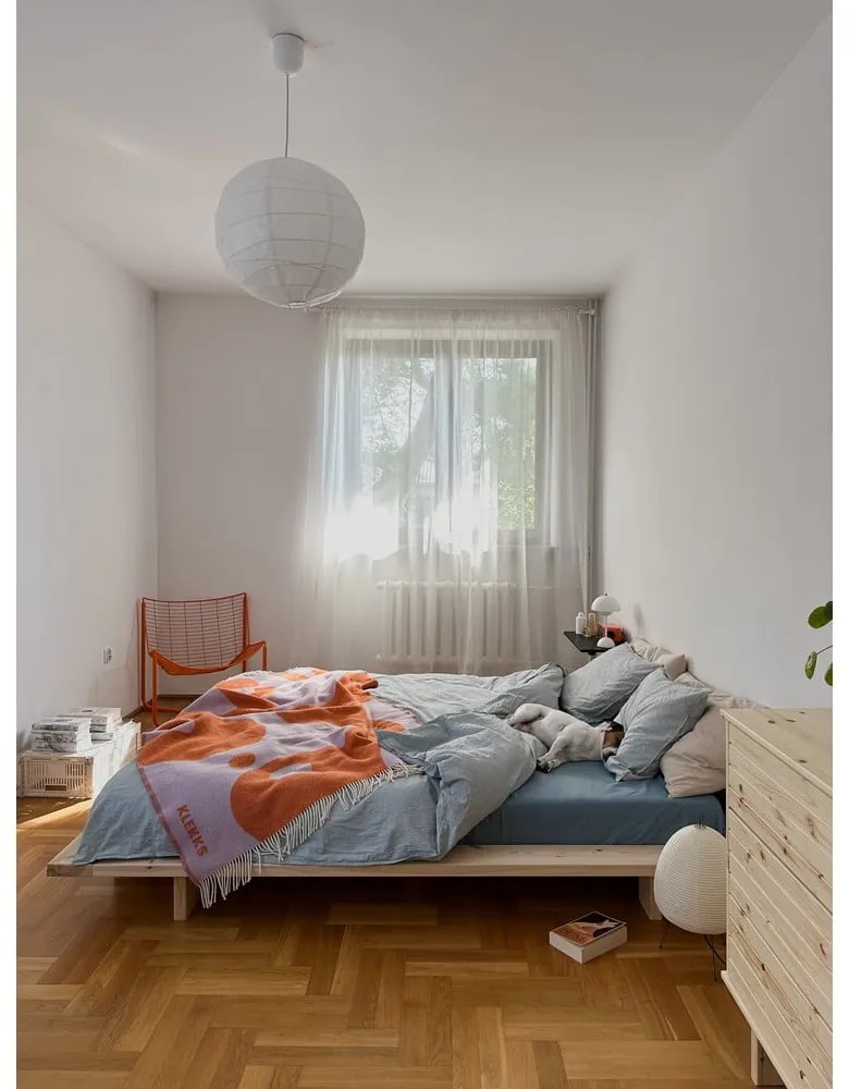 Dvojlôžková posteľ z borovicového dreva s roštom 180x200 cm Japan – Karup Design