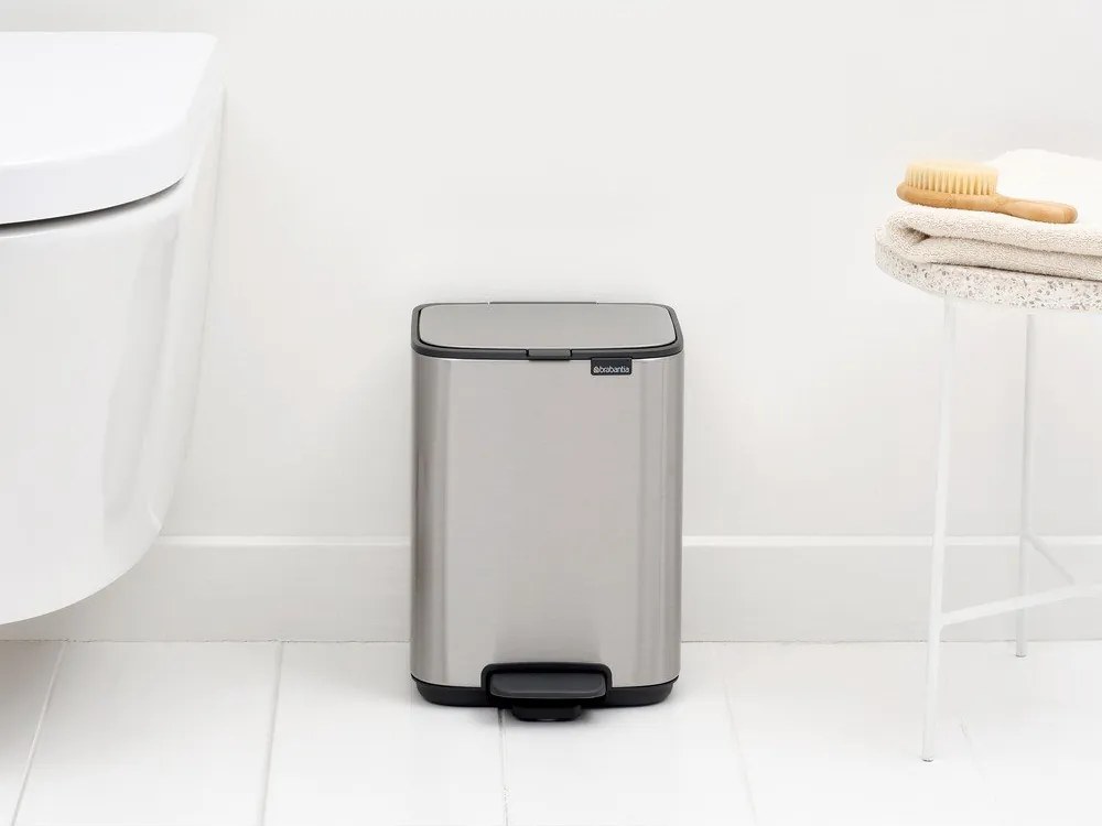 Pedálový oceľový odpadkový kôš v matne striebornej farbe 4 l Bo – Brabantia