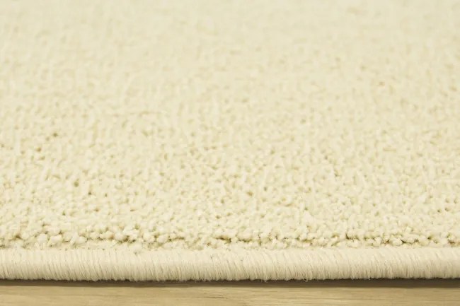 Metrážny koberec Carousel 70 NSF krémový