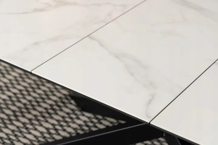 Jedálenský rozkladací stôl Irwine 200/240 cm biely mramor/čierny
