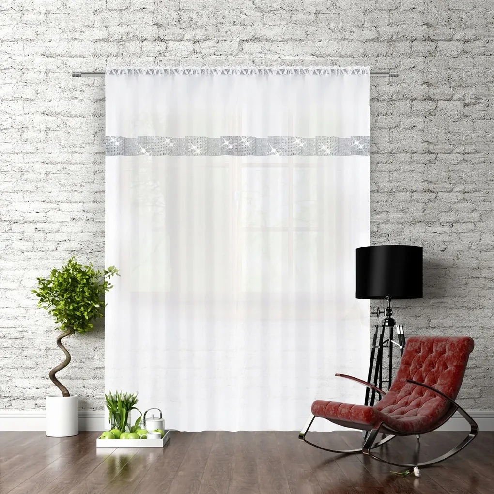 Dekorstudio Jednofarebná záclona GLAMOUR  - Biela - vlastný rozmer Uchytenie závesu: Dekoračné krúžky čierne, Šírka záclony: 50cm