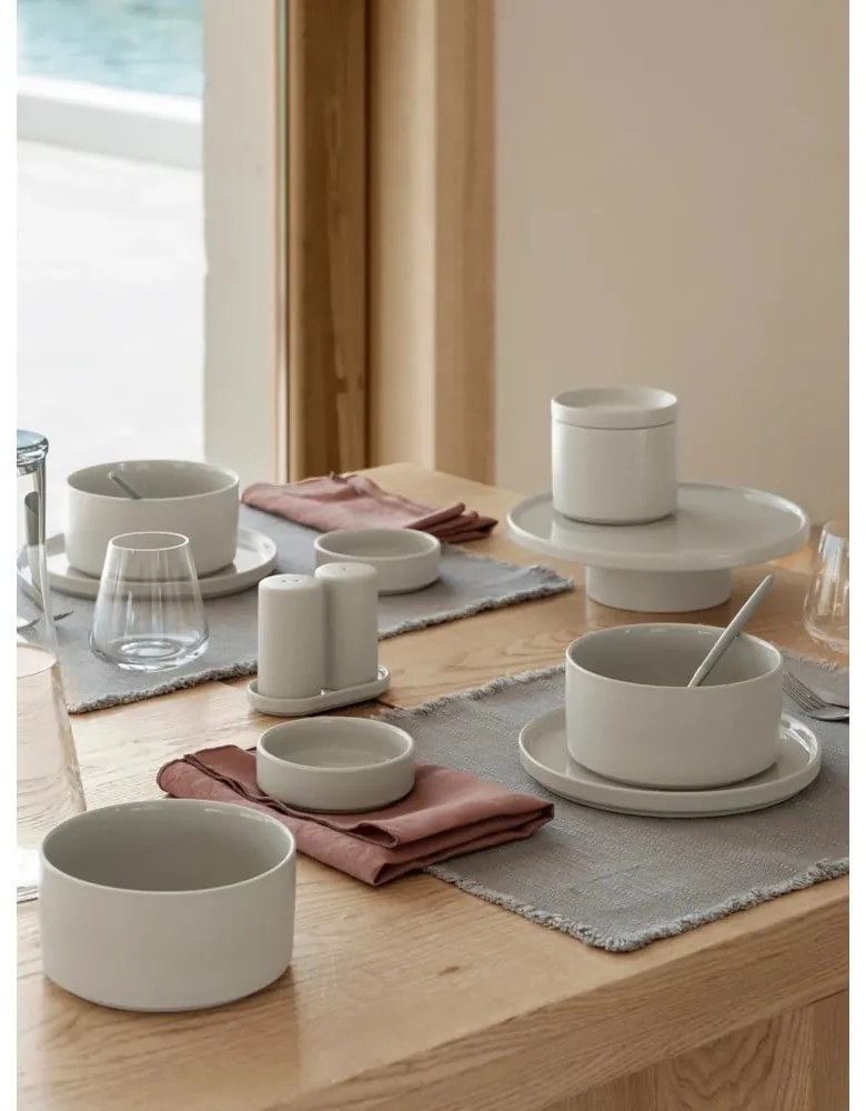 Soľnička a korenička so stojanom Pilar – Blomus