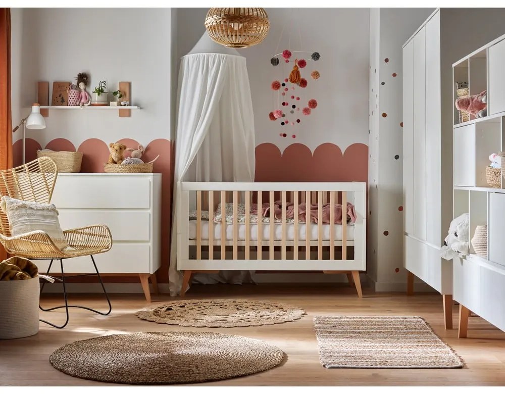 Biela detská komoda so zásuvkami Pinio Swing, 100 x 92 cm