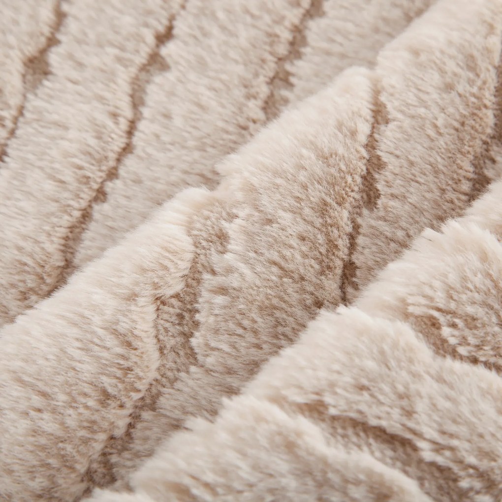 CHLPATÁ DEKA KATE 150X200 CM BÉŽOVÁ