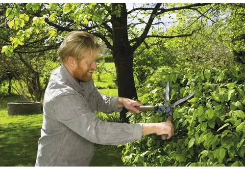 Ručné nožnice na živý plot Gardena NatureCut dvojčepeľové