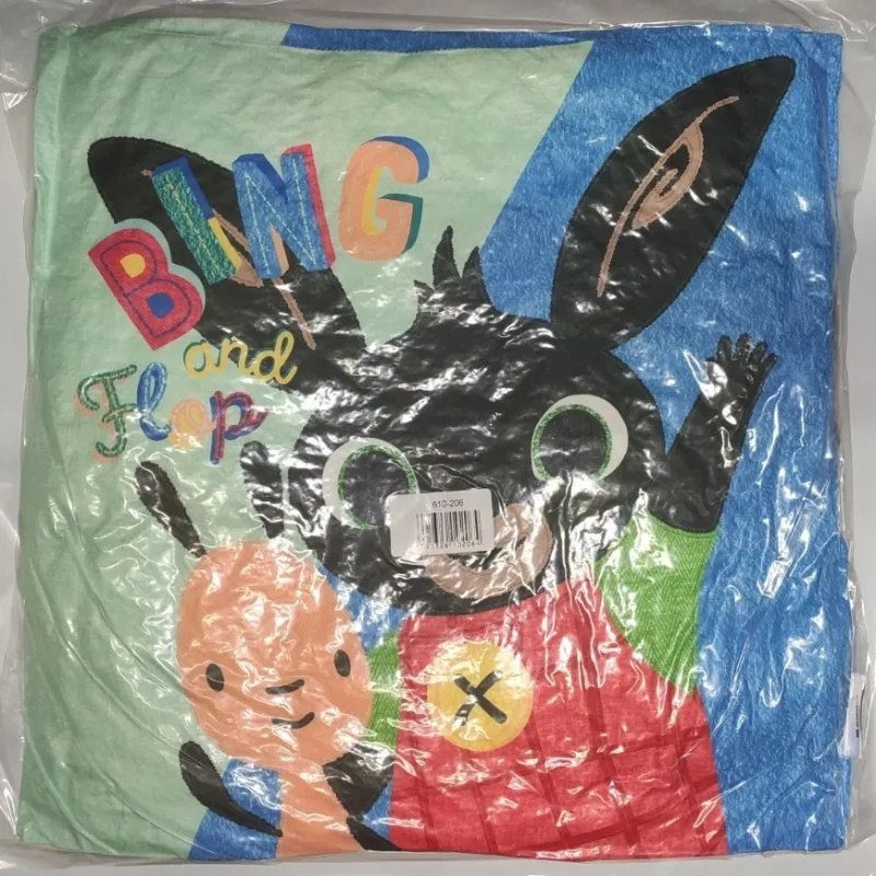 Detský obojstranný vankúš Zajačik Bing & Flop / Zajačik Bing v póze Usaina Bolta - 40 x 40 cm