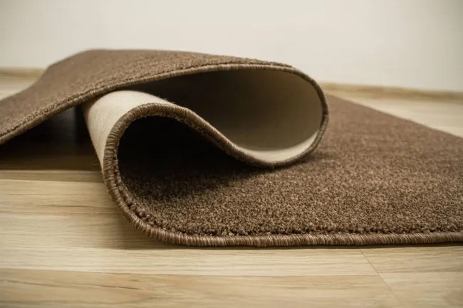 Metrážny koberec Zaragoza 93 hnedý / béžový