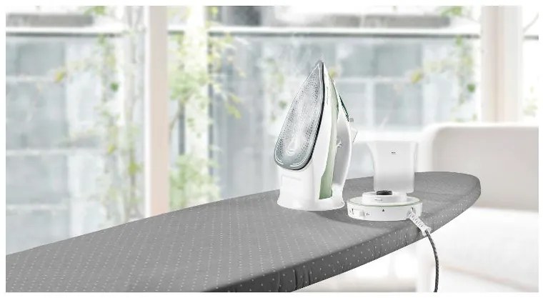 Silvercrest®  Bezdrôtová naparovacia žehlička Sdbk 2400 E1 (zelená)  (100386468)